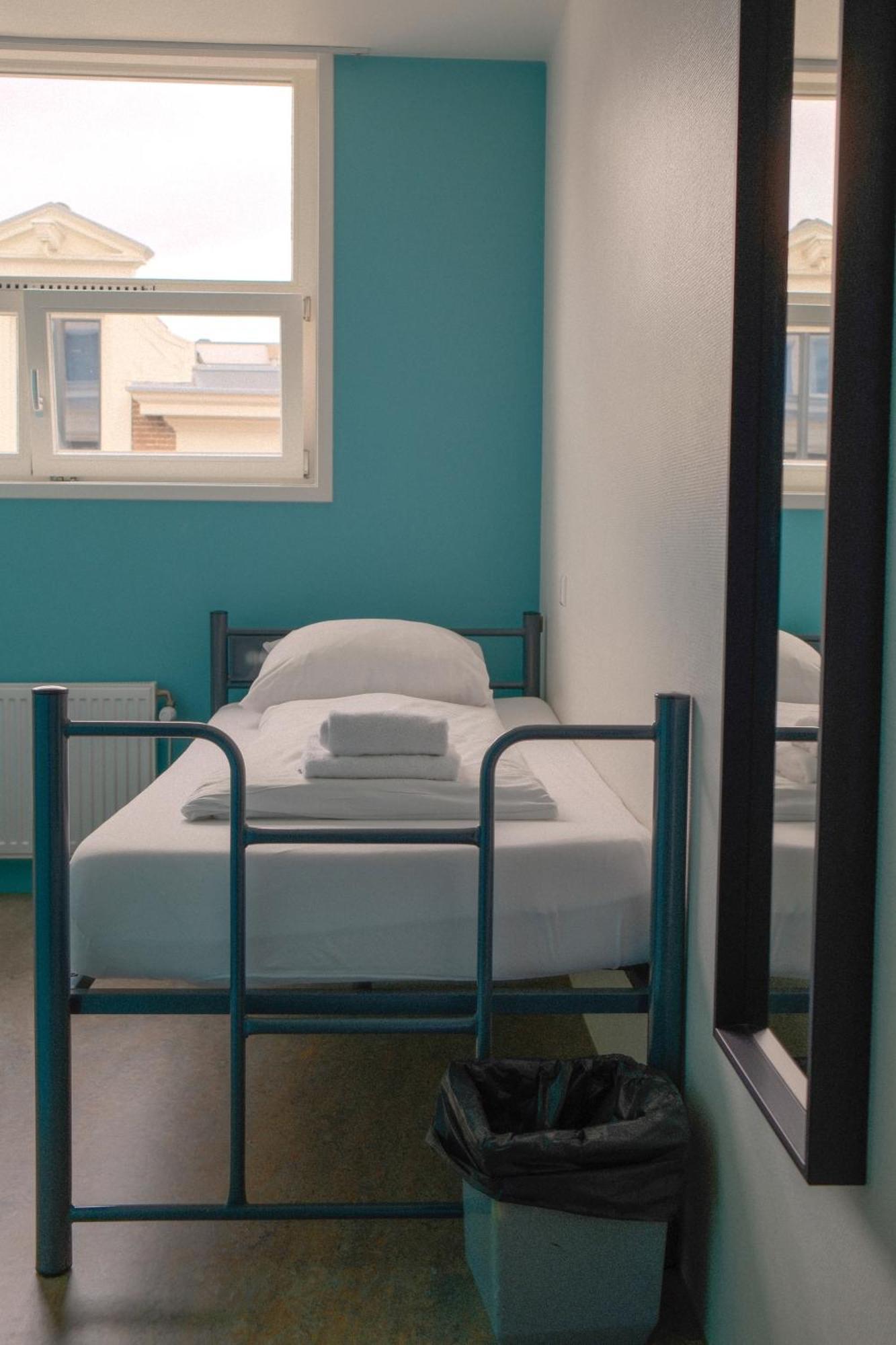 Single Room Private Bathroom